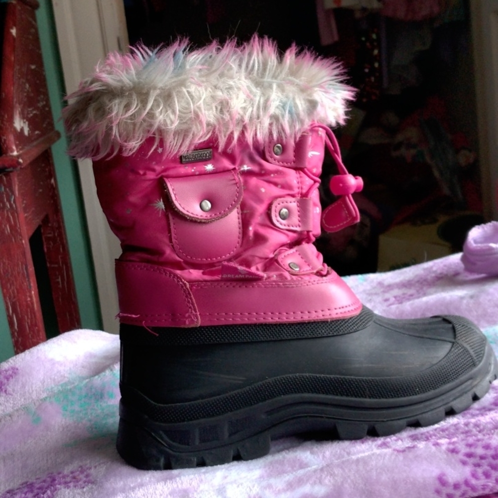 Girl's pink  winter ❄️ boots 😍
